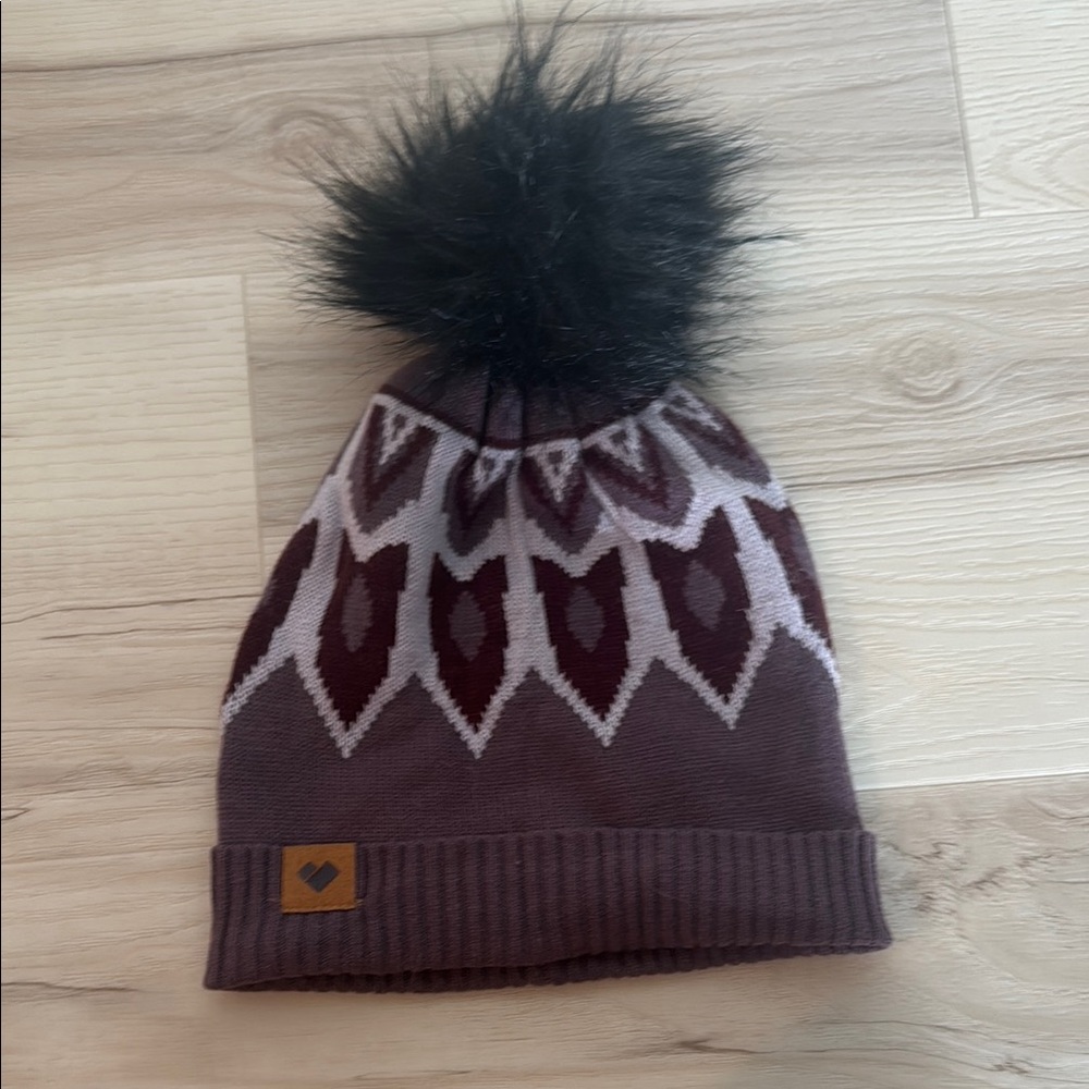 Obermeyer Women‘s Purple and Black Pom-Pom Beanie